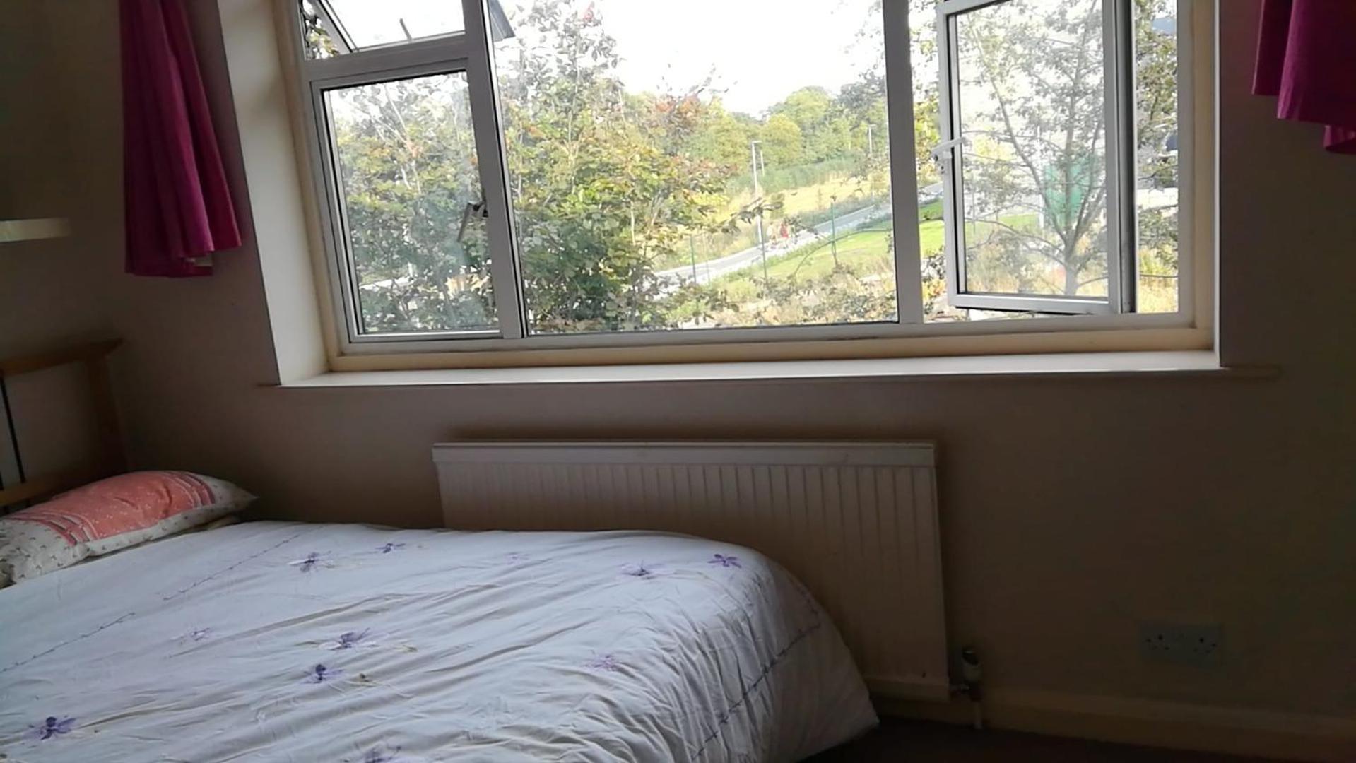 Many Worlds Meet - Eurostar, Wimbledon 30 Mins, Central London, Gatwick 15 Mins - Spacious, Sleeps Up To 16 Plus Cot - Free Wifi, Parking - Next To Lloyd Park, Great For Families, Walkers, Relocators - Ideal For Contractors Croydon Exterior foto
